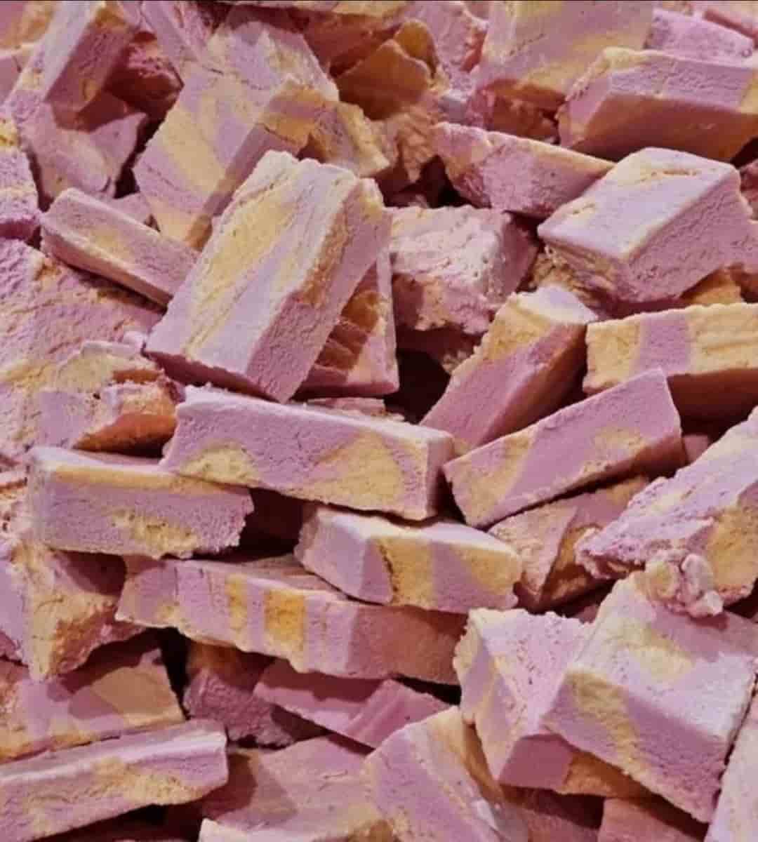 تصویر 2 از بستنی خشک تبریز بافت ترد بومی